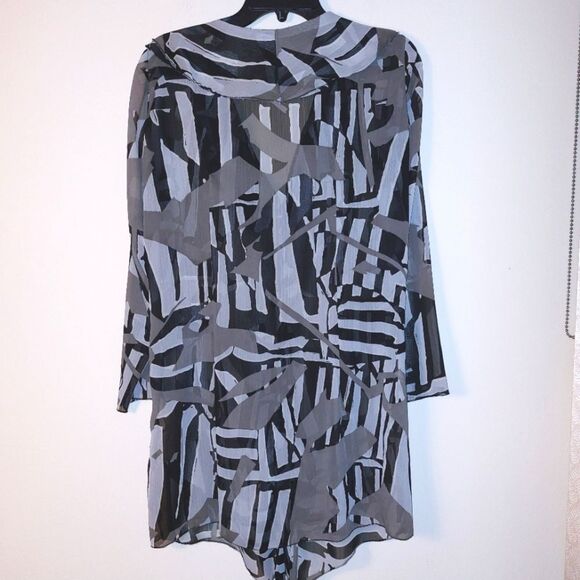 Victoria M Ortiz Women's Blouse Gray/Black Pattern Size L - Picture 2 of 5
